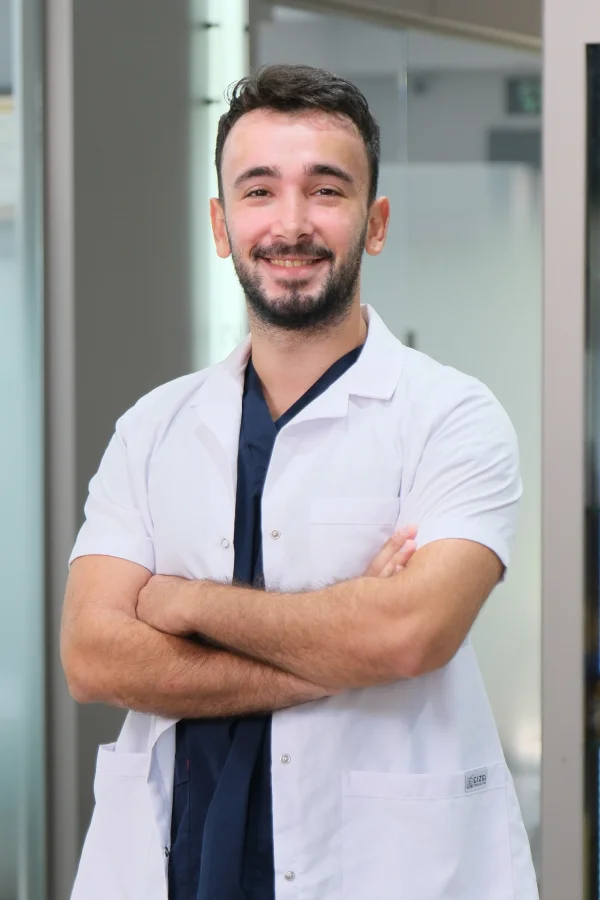 Diş Hekimi Doğukan Nazlı