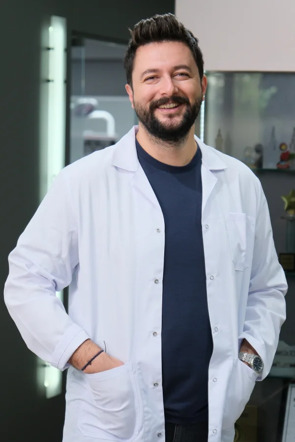 Diş Hekimi Meltem Başaran Acar